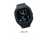 DW 879
